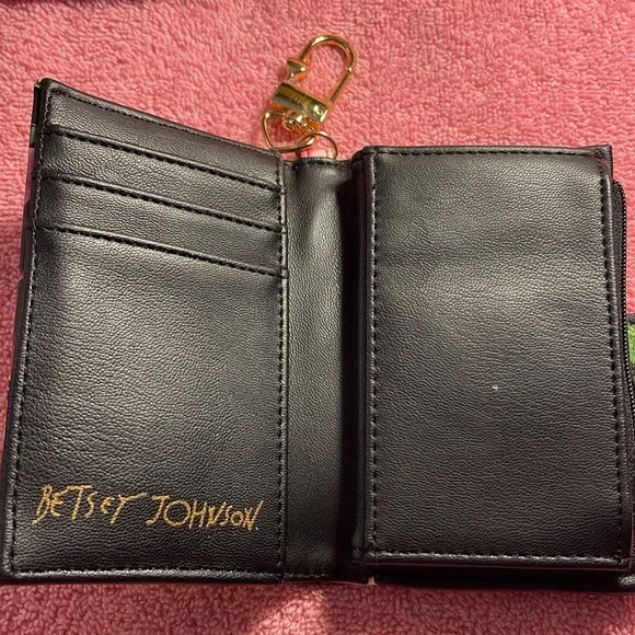 Pre-loved Betsey Johnson Wallet Card Case Key Ring Small 3.25"(h) x 5"(w) - Picture 5 of 5